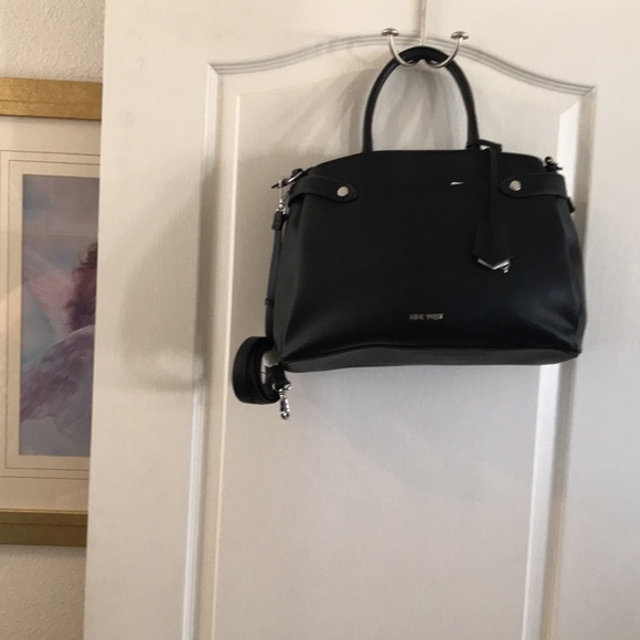 Lovely Black Nine West Versatile Purse. - Picture 2 of 8